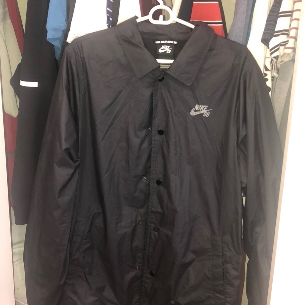 Nike windbreaker